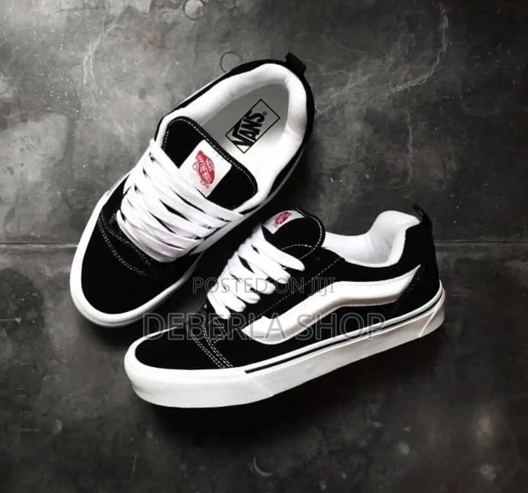 Authentic New Skull Vans