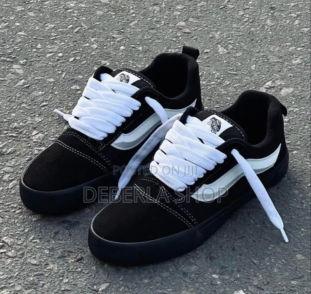 Authentic New Skull Vans