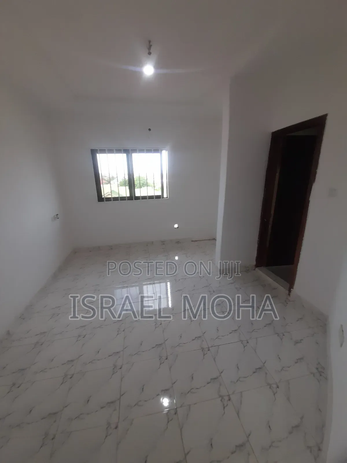 2 Bedrooms Apartments Available at Lakeside for Rent