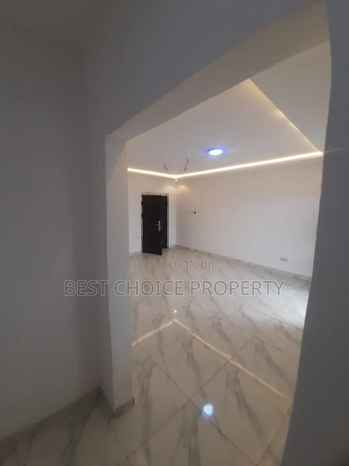 2 Bedrooms Apartments Available at Lakeside for Rent