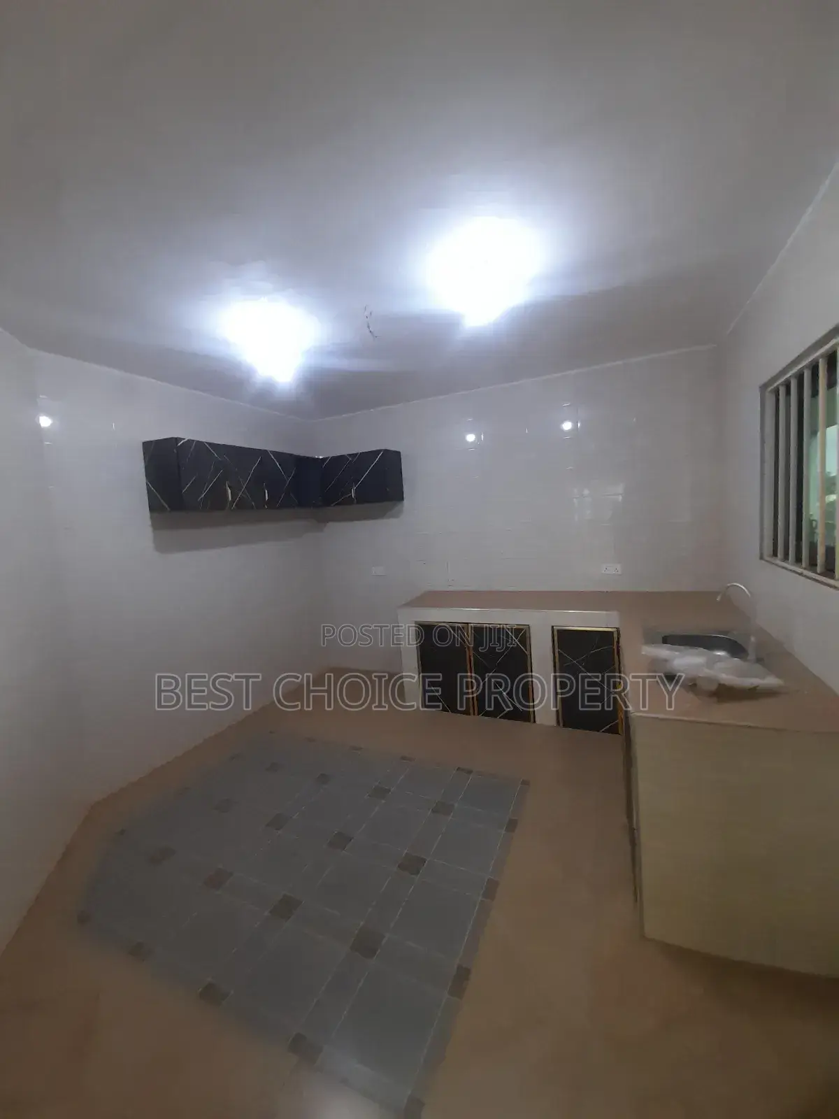 2 Bedrooms Apartments Available at Lakeside for Rent