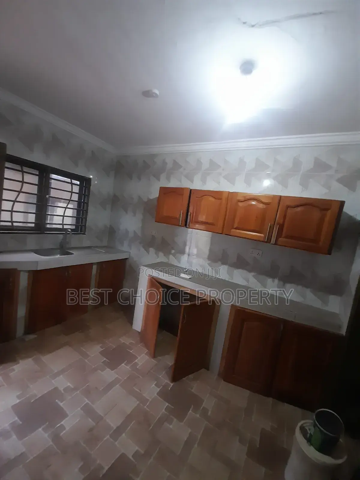 2bdrm Apartment in Ashiyie, Frafraha for rent