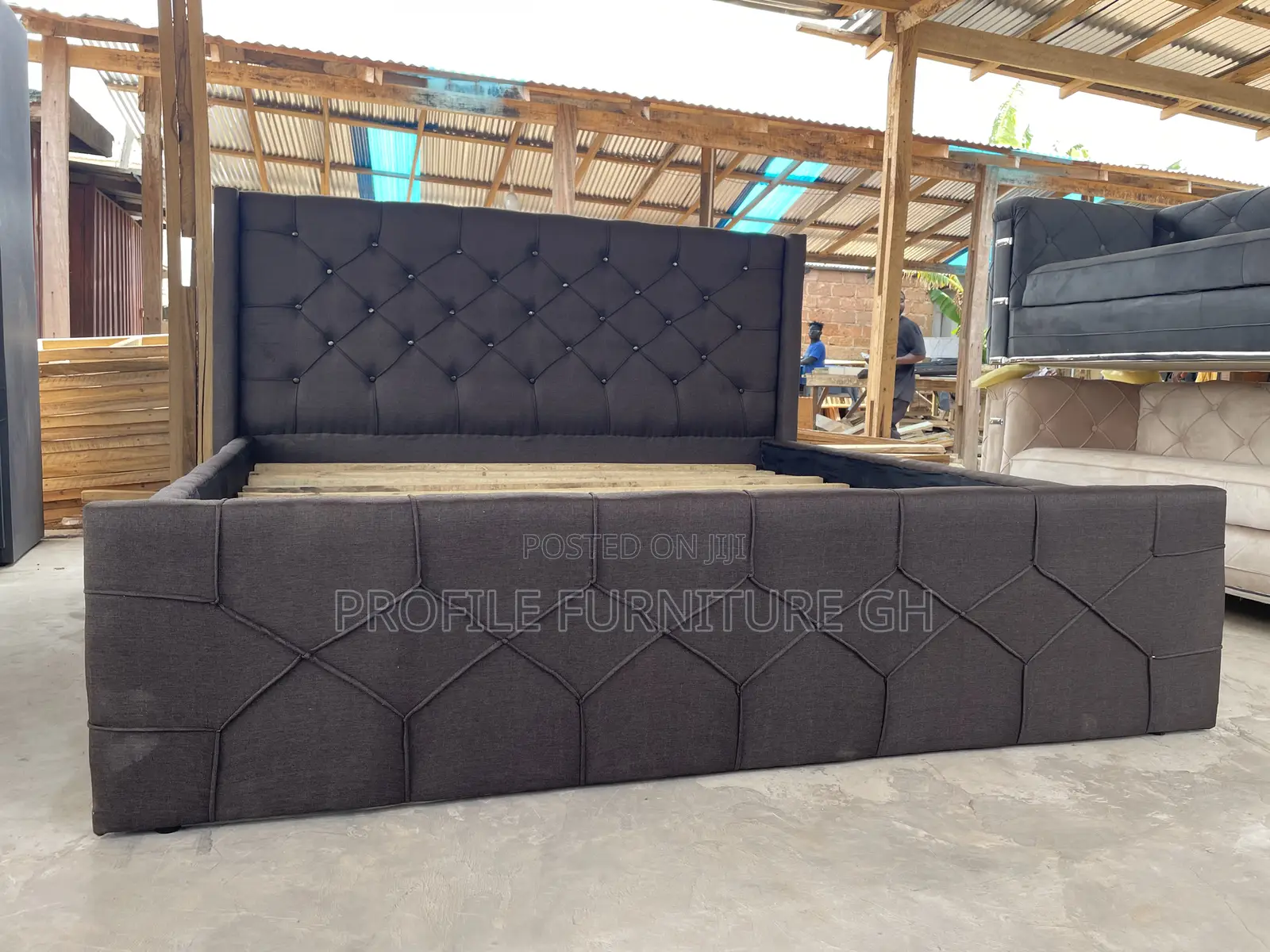 Queen Size 72x75 Bedframe Coffee Brown//  Durable And Luxurious