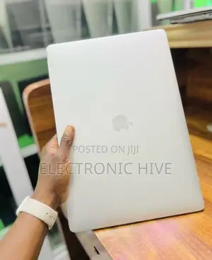 Laptop Apple MacBook Pro 2016 16GB Intel Core I7 SSD 500GB