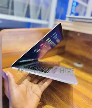 Laptop Apple MacBook Pro 2016 16GB Intel Core I7 SSD 500GB