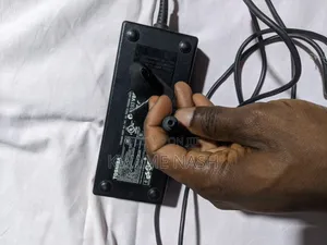 Toshiba 120 Watts Laptop Charger