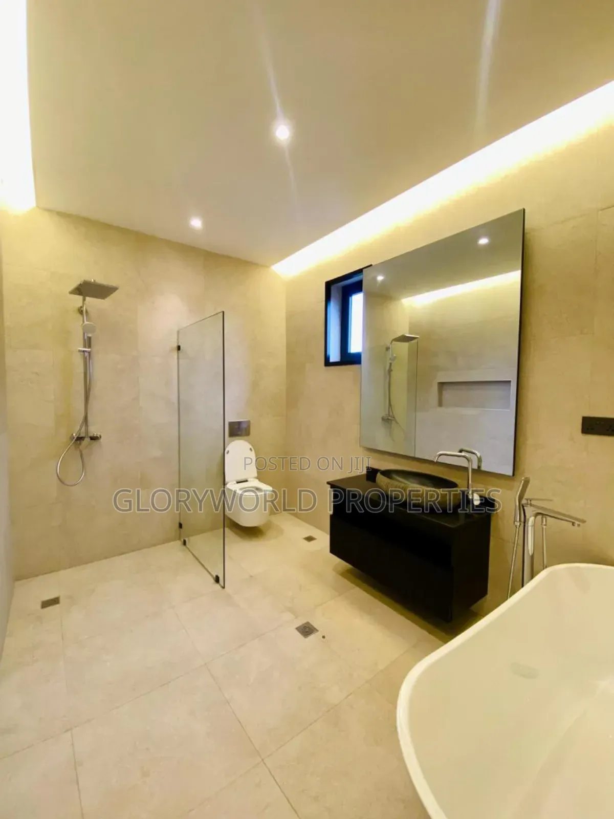 4bdrm House in Dzorwulu for sale