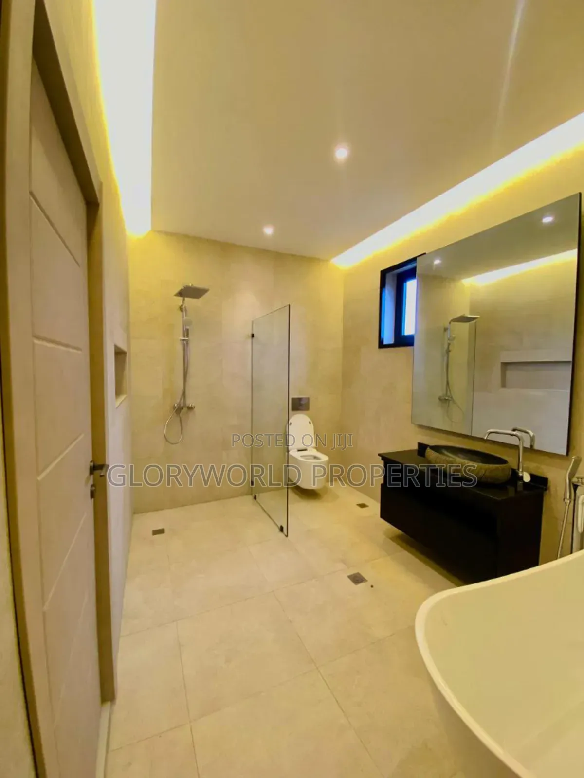 4bdrm House in Dzorwulu for sale