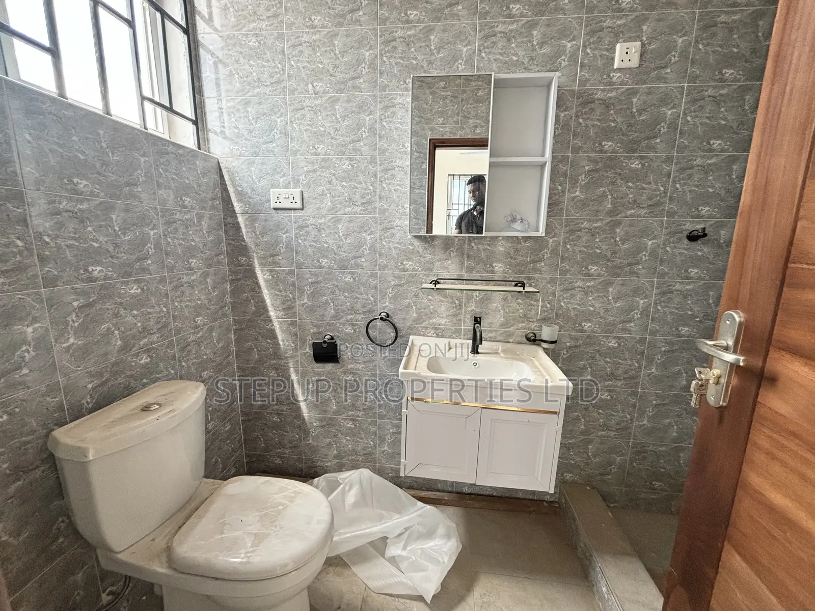 2bdrm Apartment in New Legon for rent