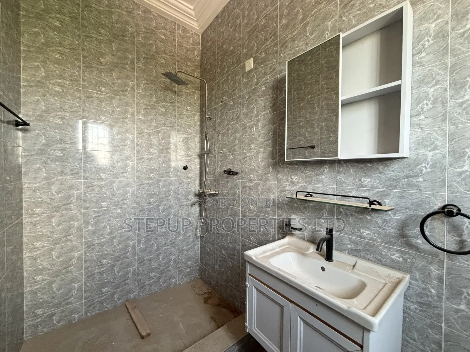 2bdrm Apartment in New Legon for rent