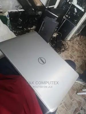 Laptop Dell Inspiron 17 7786 16GB Intel Core I7 SSD 256GB