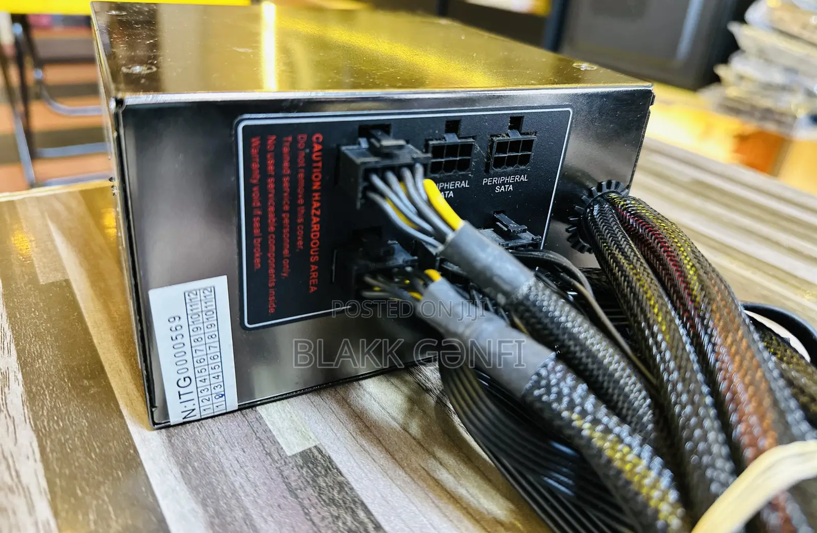 Energon 1000w Sem-modular Power Supply