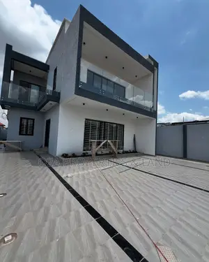 3bdrm House in Oyarifa, Ghana Flag for sale