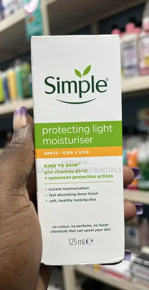 Simple Protecting Light Moisturizer