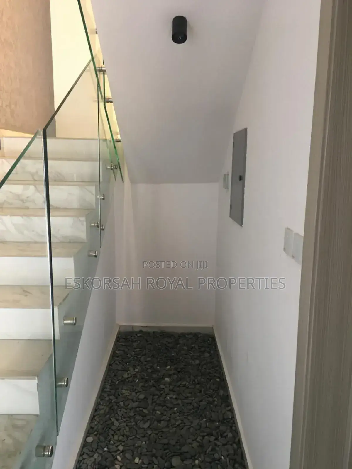 Furnished 3bdrm House in East Airport Tseaddo for rent