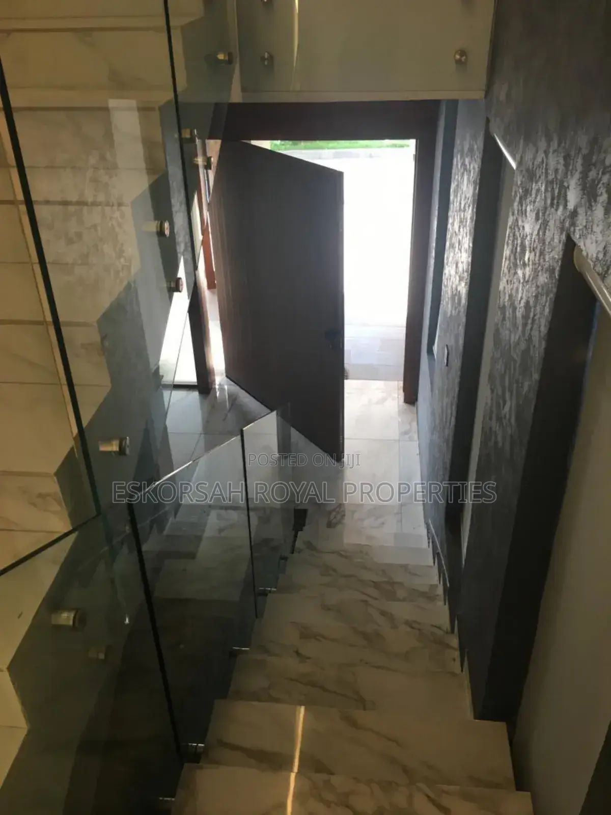 Furnished 3bdrm House in East Airport Tseaddo for rent