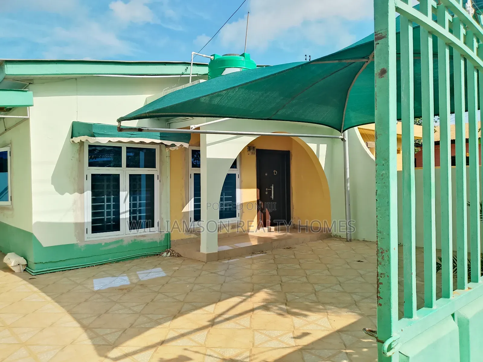 3bdrm House in Community 20 Estate, Spintex for rent