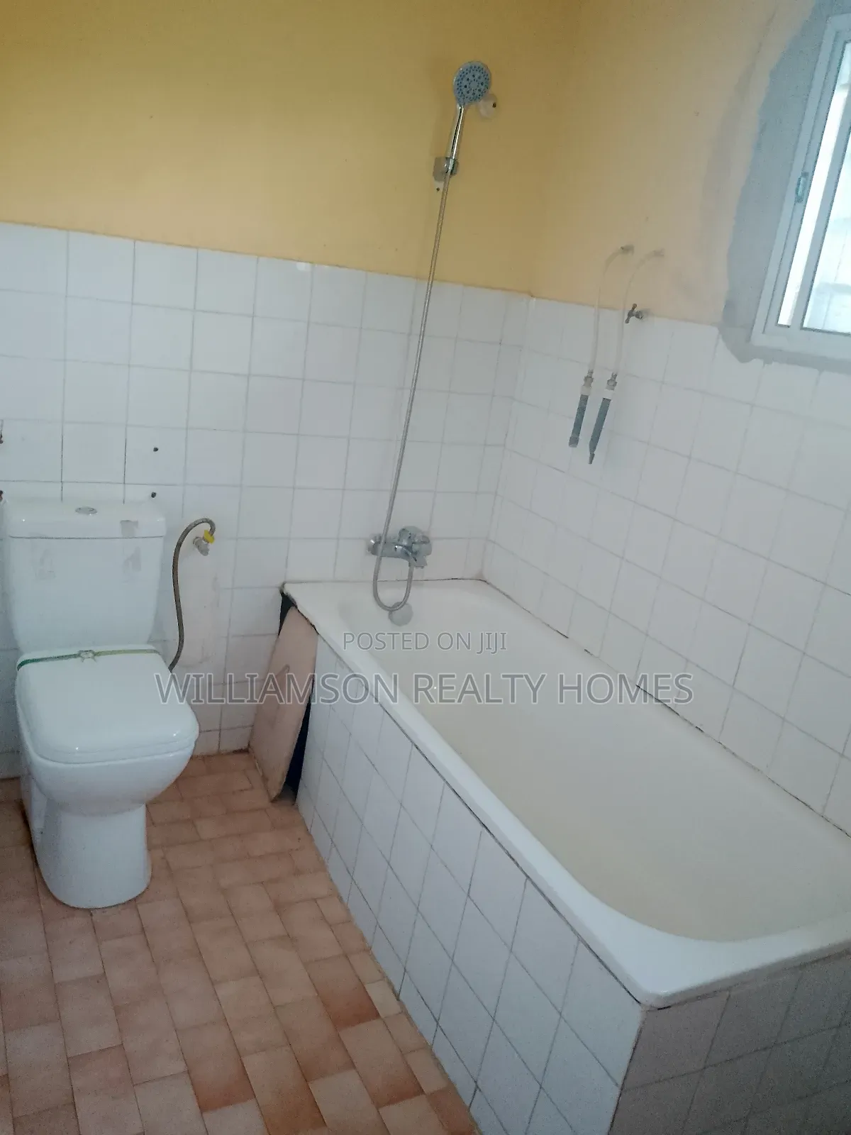 3bdrm House in Community 20 Estate, Spintex for rent