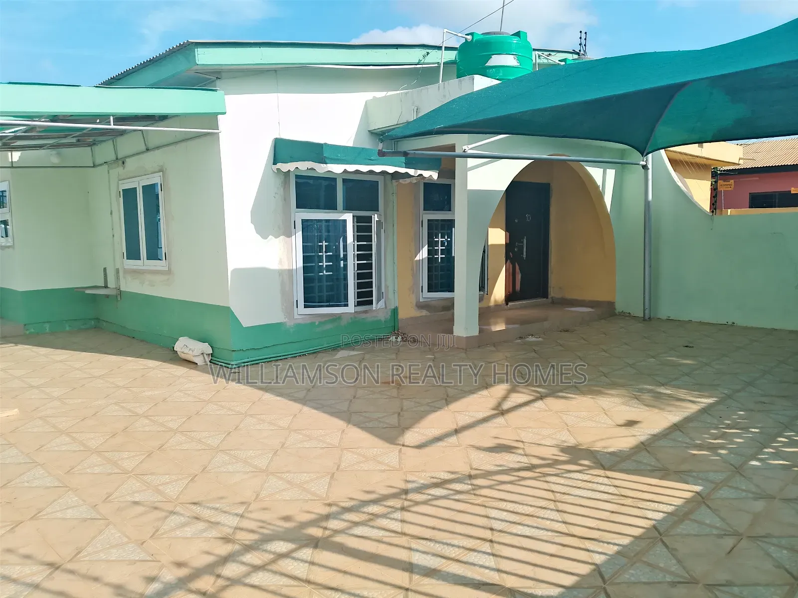 3bdrm House in Community 20 Estate, Spintex for rent