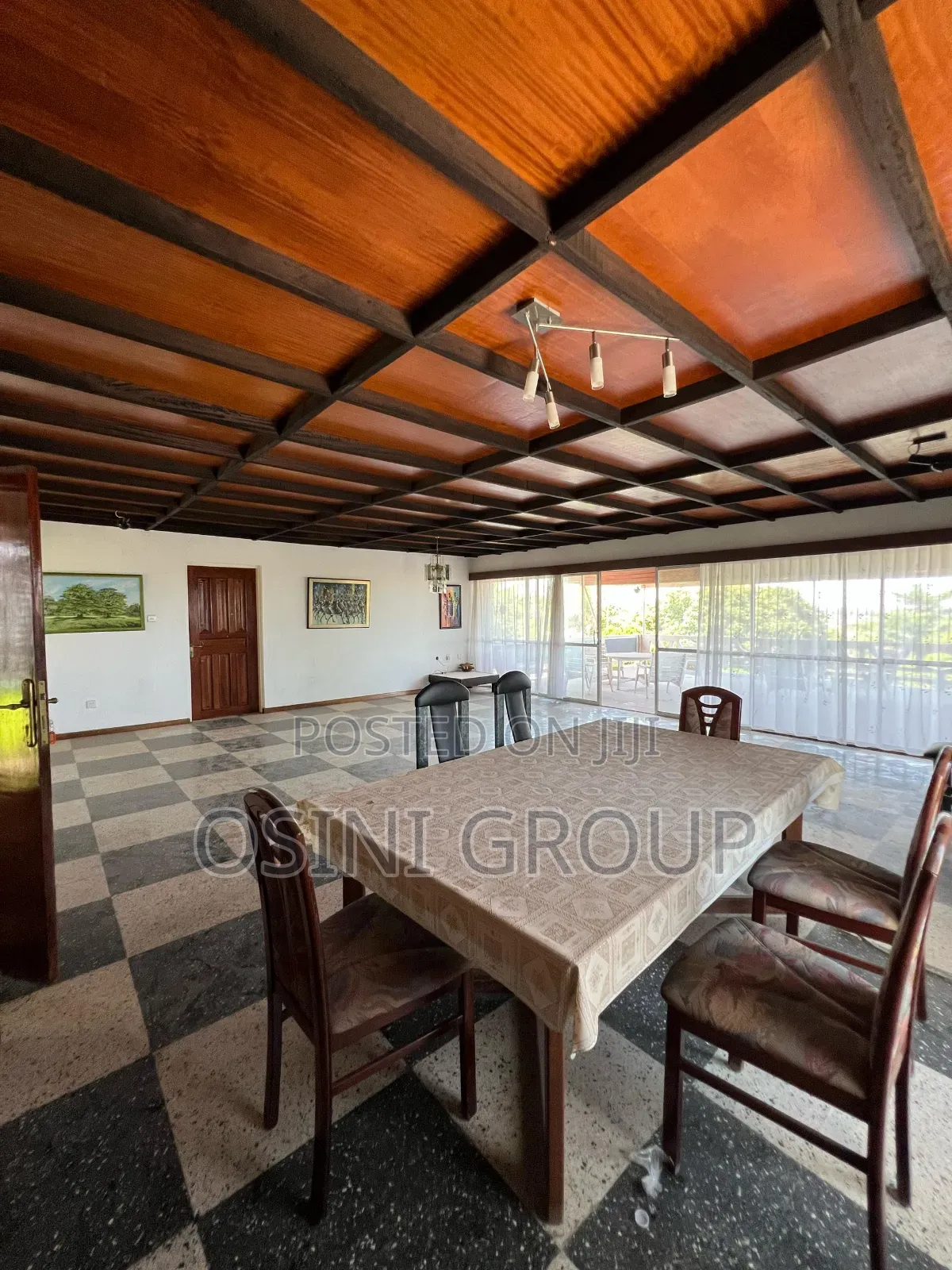 12bdrm House in MacCharty Hills for sale