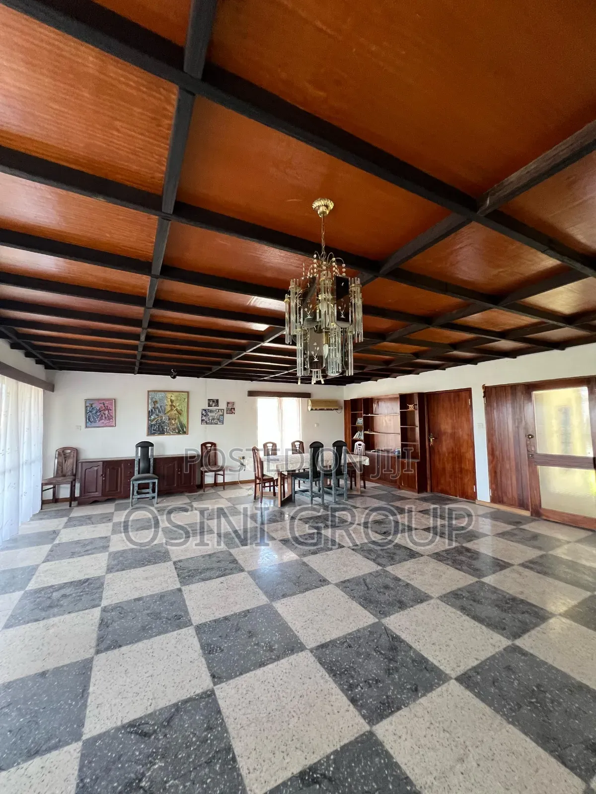 12bdrm House in MacCharty Hills for sale