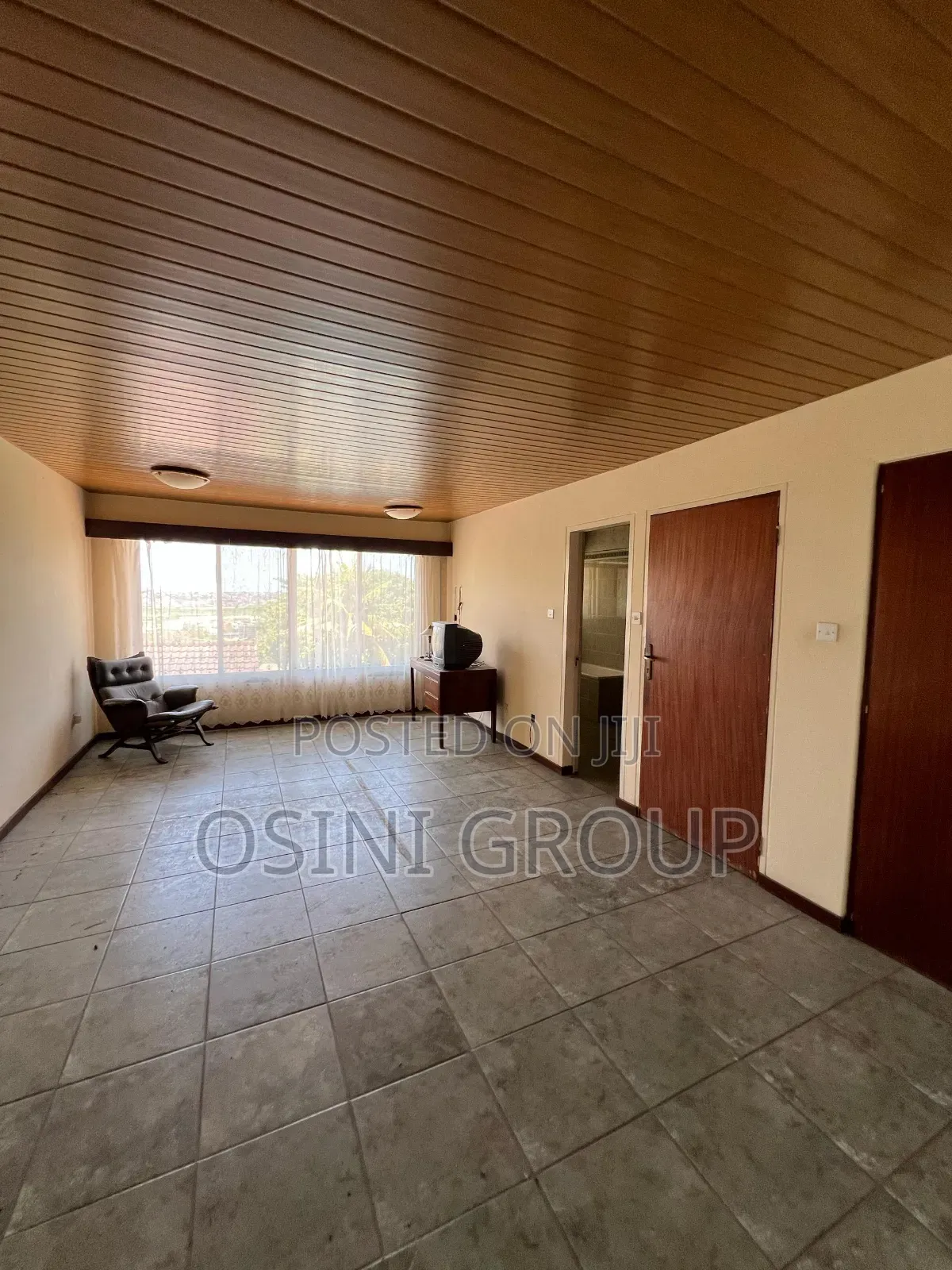 12bdrm House in MacCharty Hills for sale