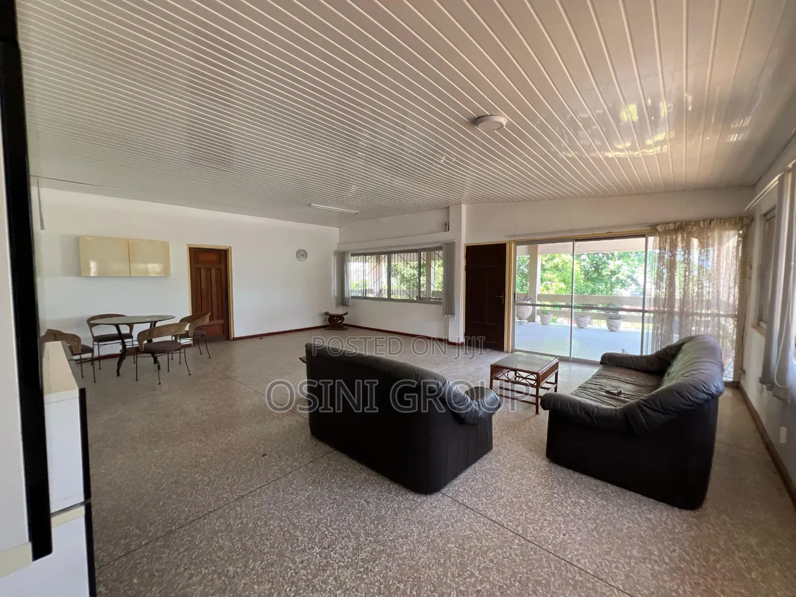 12bdrm House in MacCharty Hills for sale