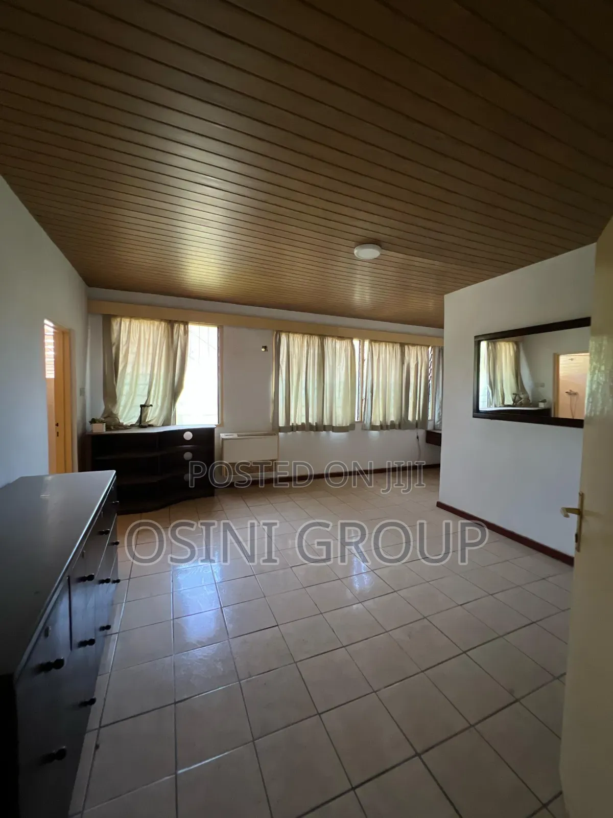 12bdrm House in MacCharty Hills for sale