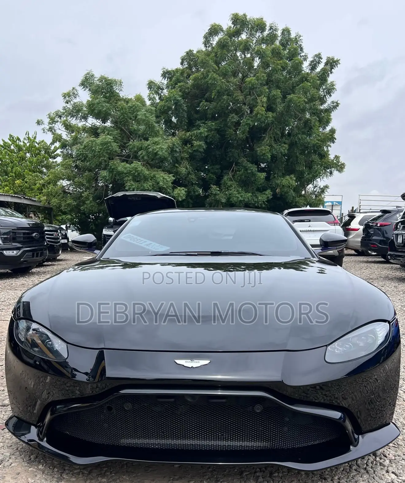 Aston Martin Vantage 2022 Black