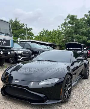 Aston Martin Vantage 2022 Black