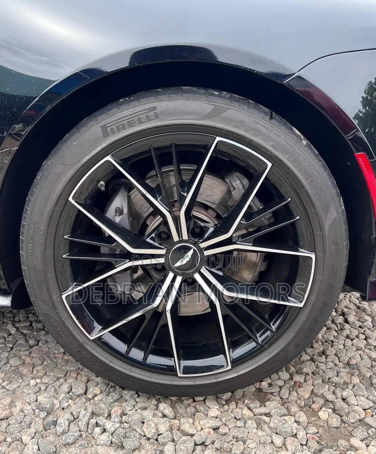 Aston Martin Vantage 2022 Black