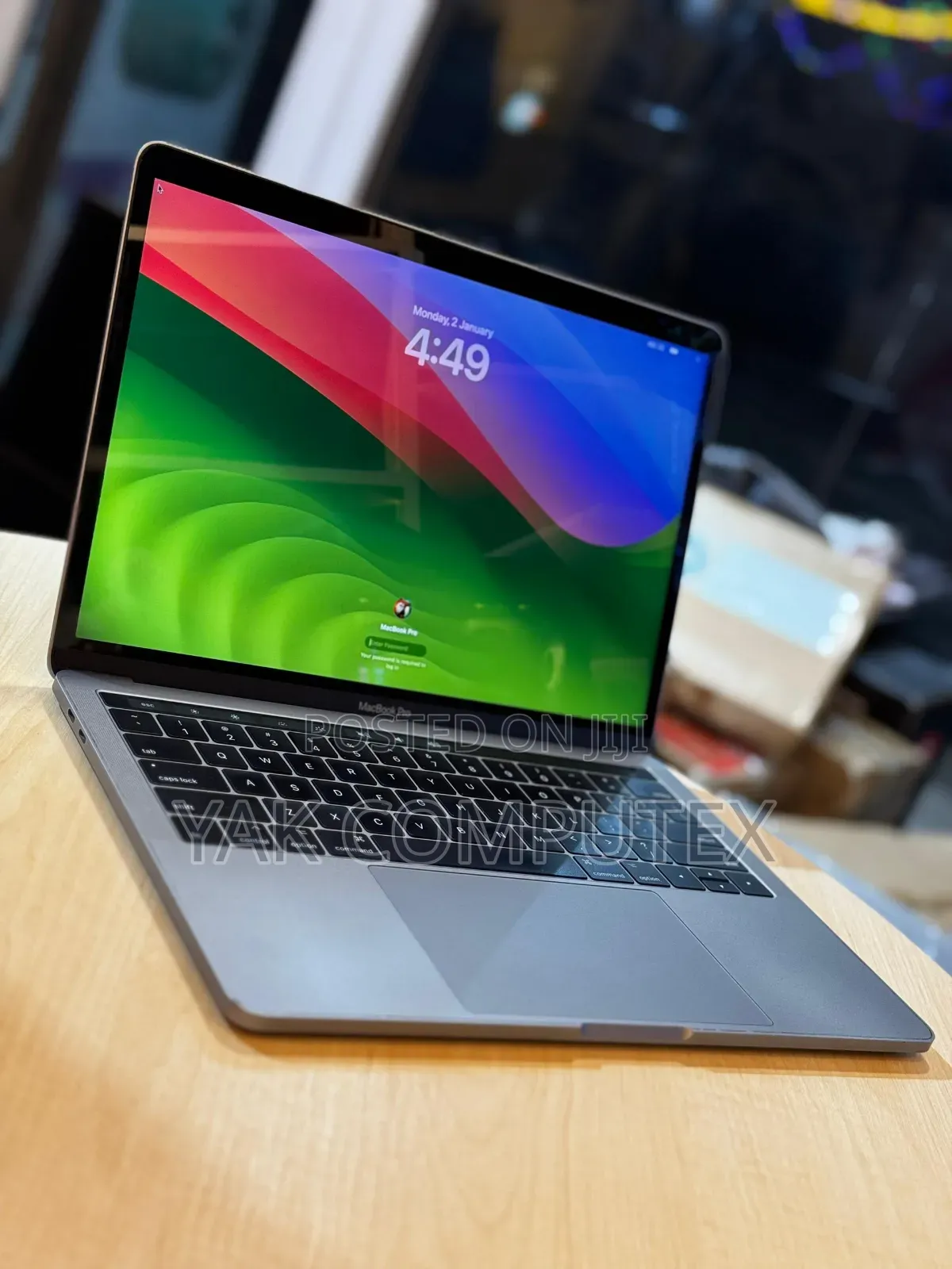 Laptop Apple MacBook Pro 2018 16GB Intel Core I5 SSD 512GB