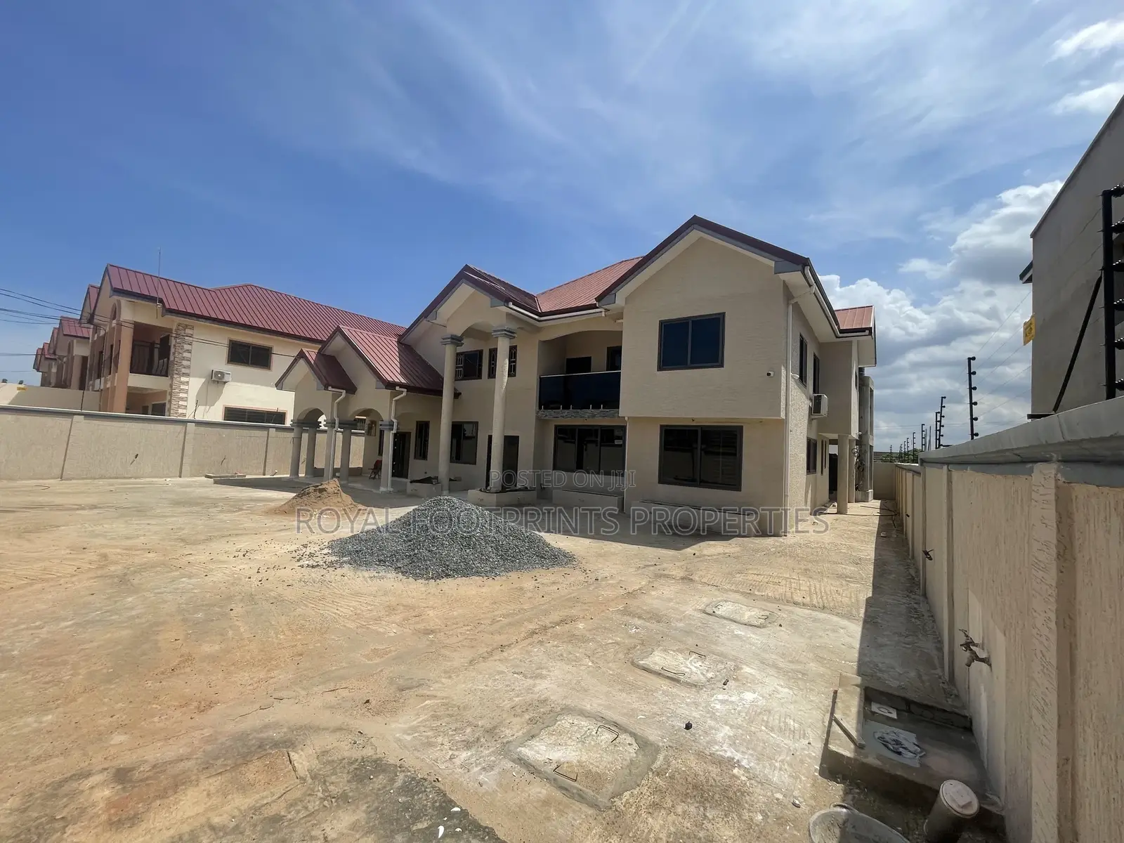 7bdrm Mansion in Luxelooks Properties, East Legon for sale