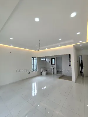 3bdrm House in Obosomase, Aburi for sale