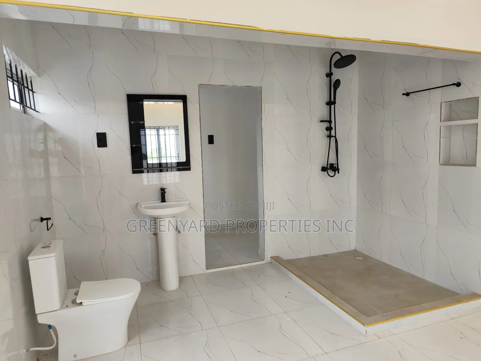 3bdrm House in Obosomase, Aburi for sale