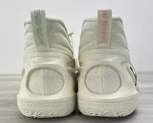 Nike Cosmic Unity 2 +