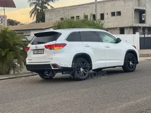 Toyota Highlander Limited Platinum 2019 White