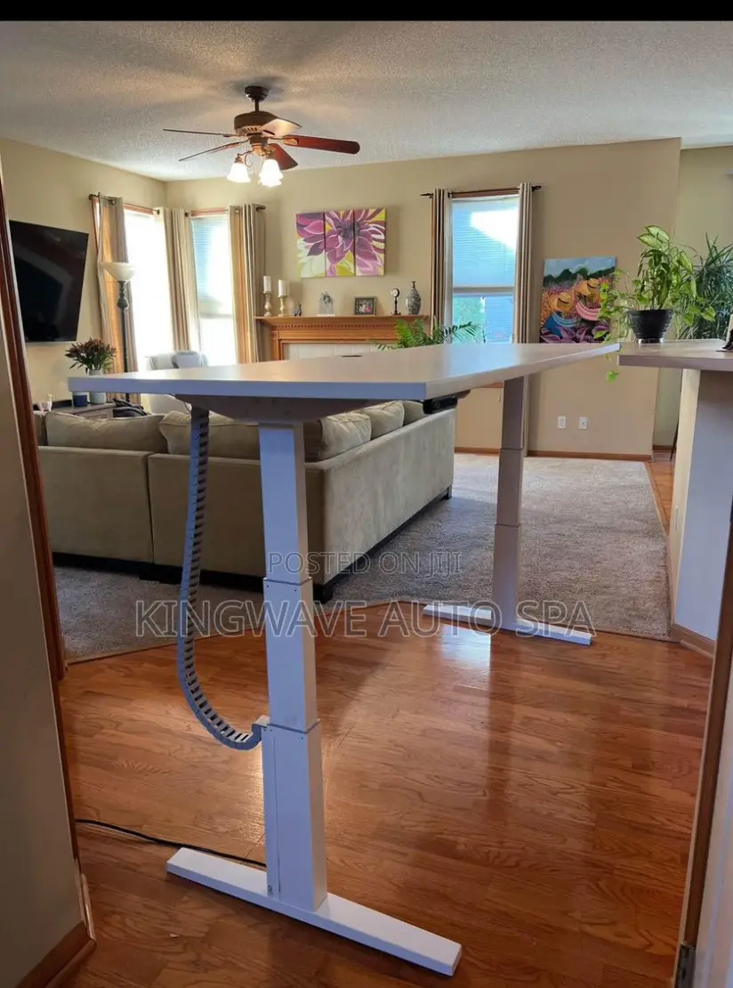 Electronic Adjustable Table/ Sit Stand Desk