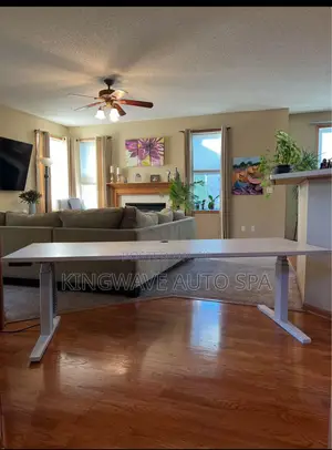 Electronic Adjustable Table/ Sit Stand Desk