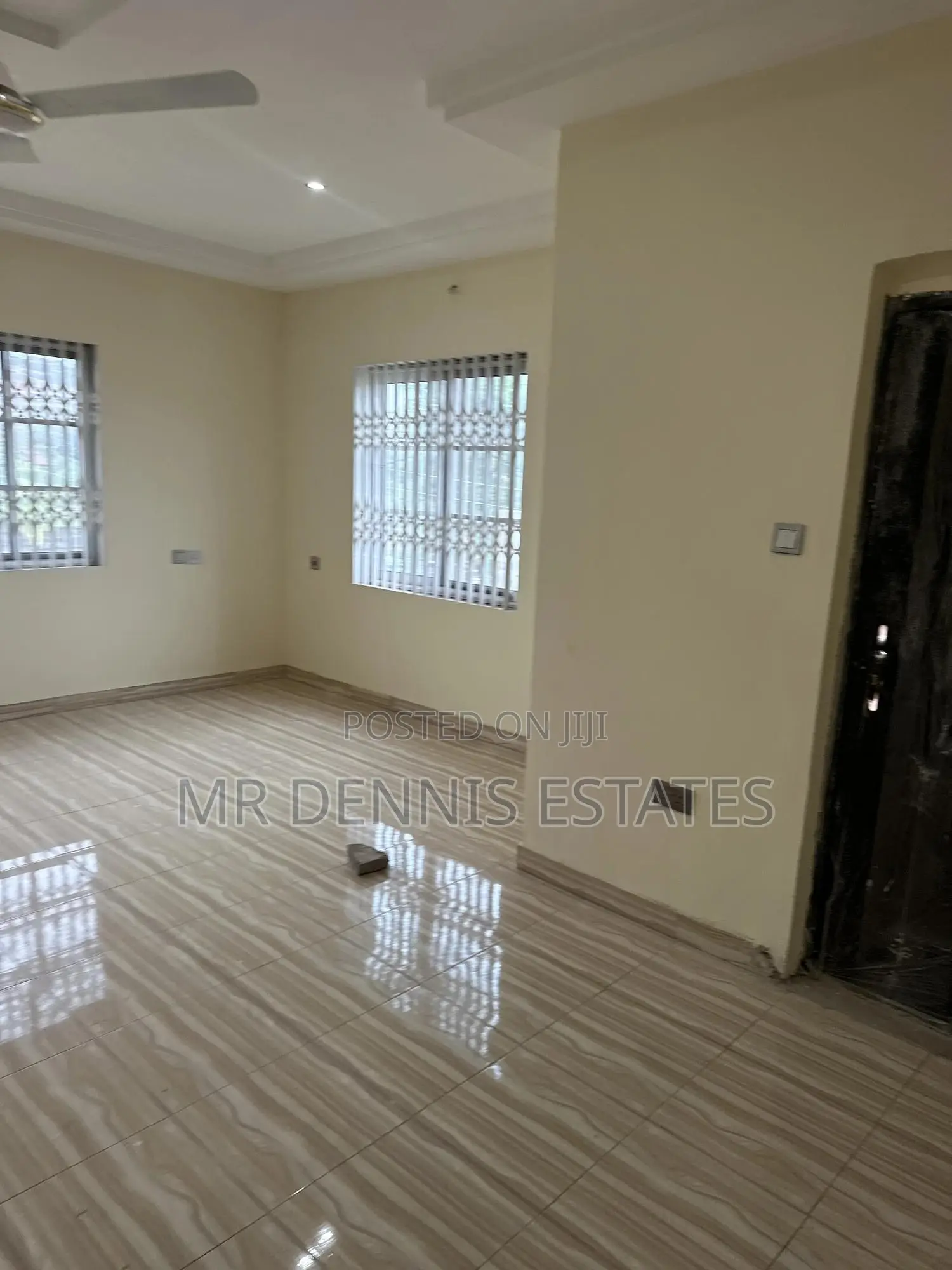 4bdrm Apartment in Westhills Mall for rent