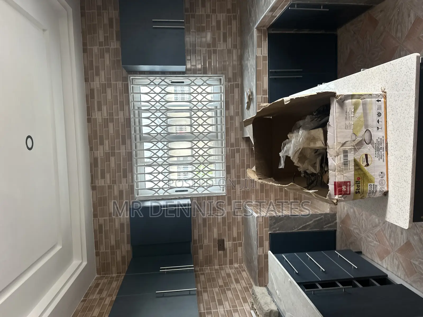 4bdrm Apartment in Westhills Mall for rent