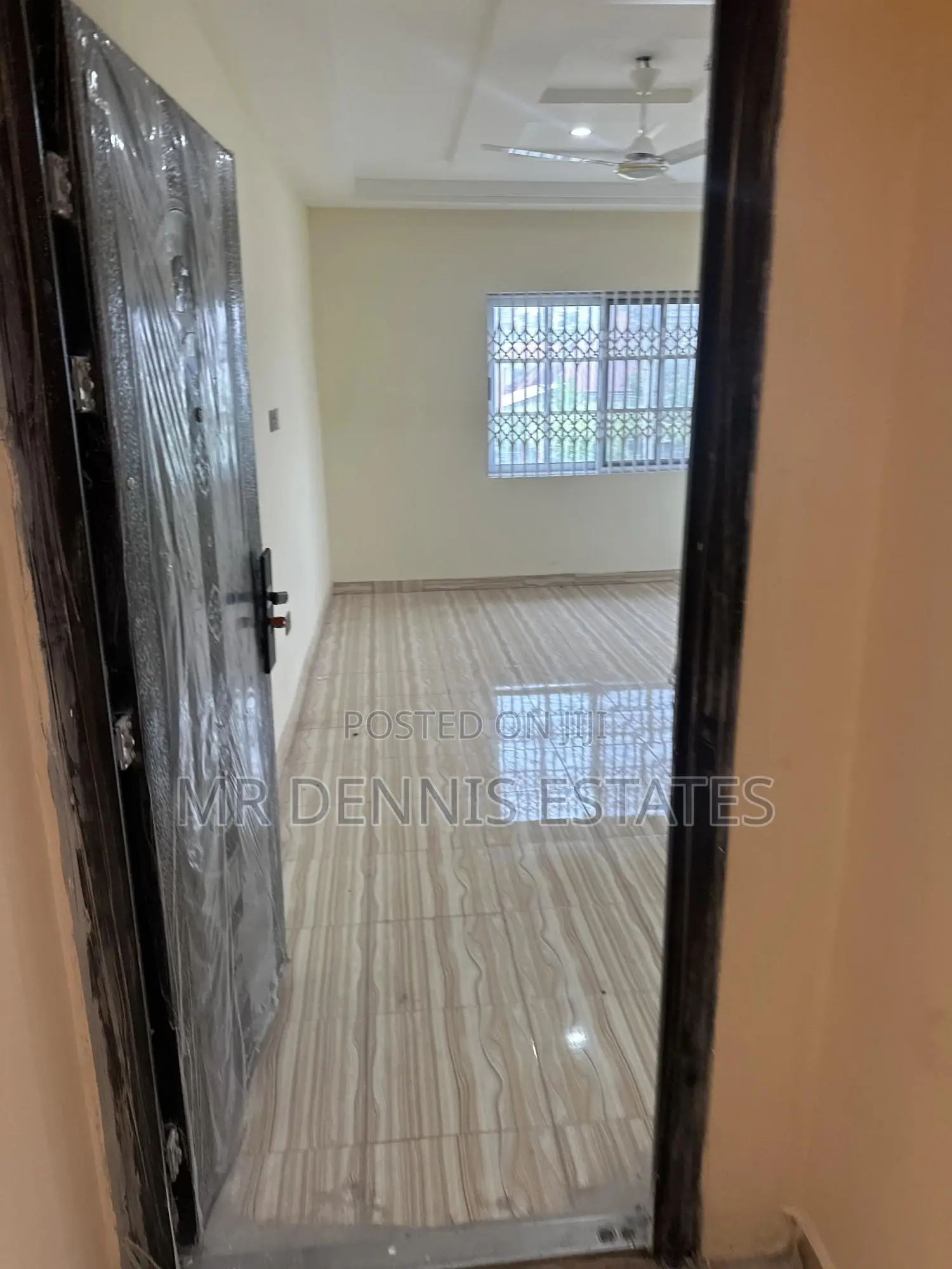 4bdrm Apartment in Westhills Mall for rent