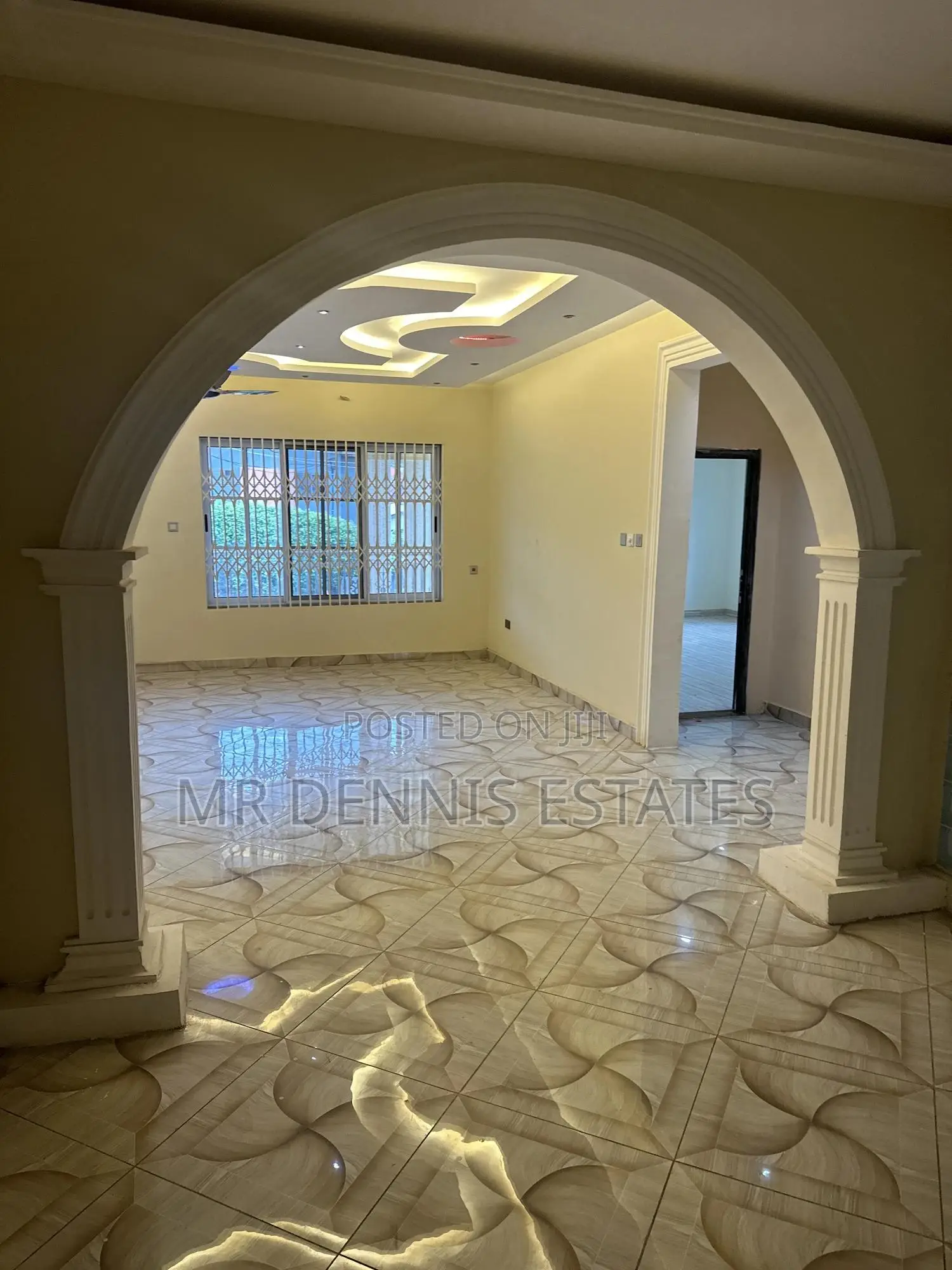 4bdrm Apartment in Westhills Mall for rent