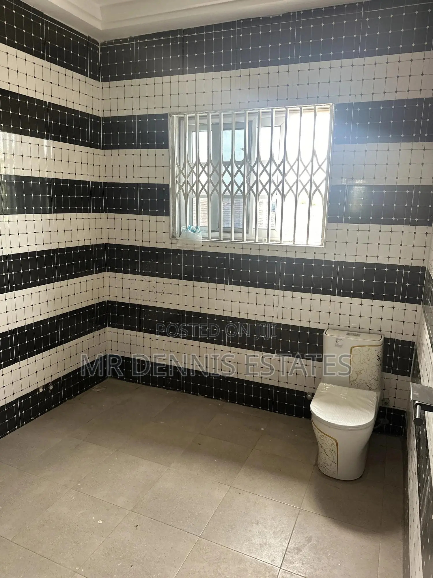 4bdrm Apartment in Westhills Mall for rent