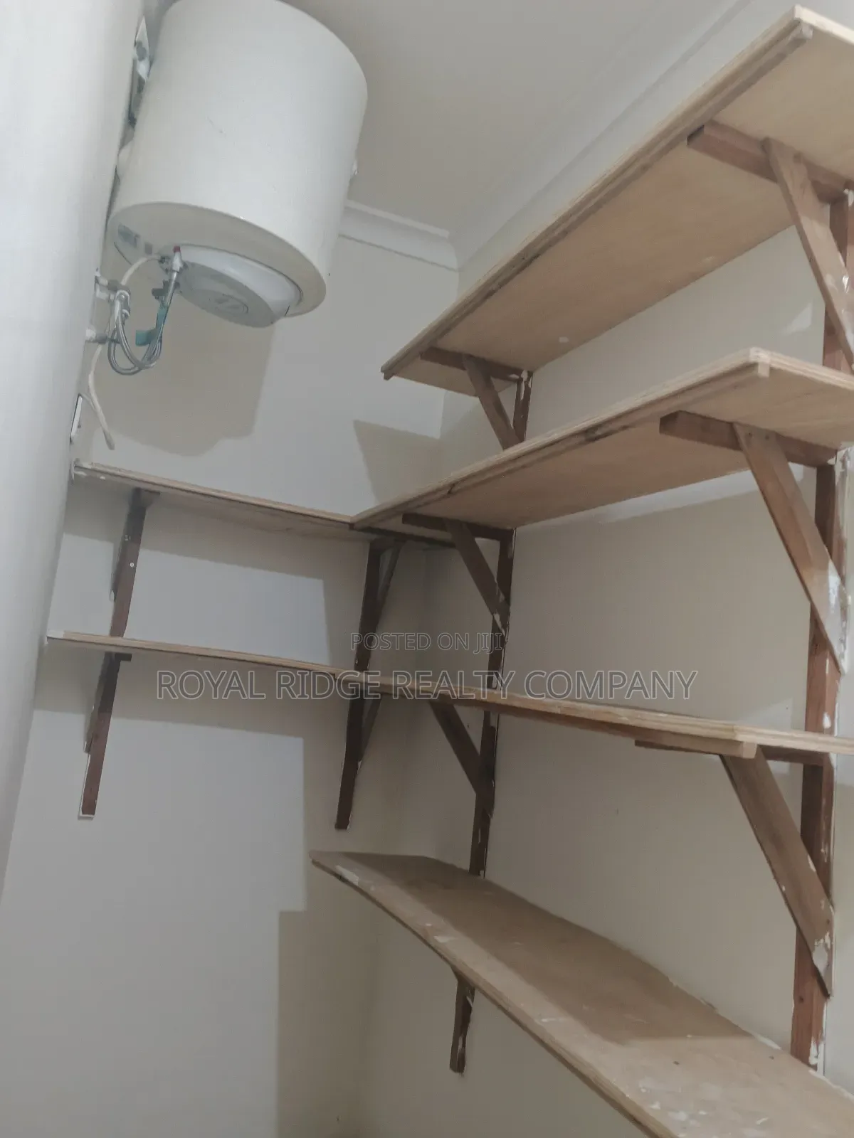 3bdrm House in East Airport, Accra Metropolitan for rent