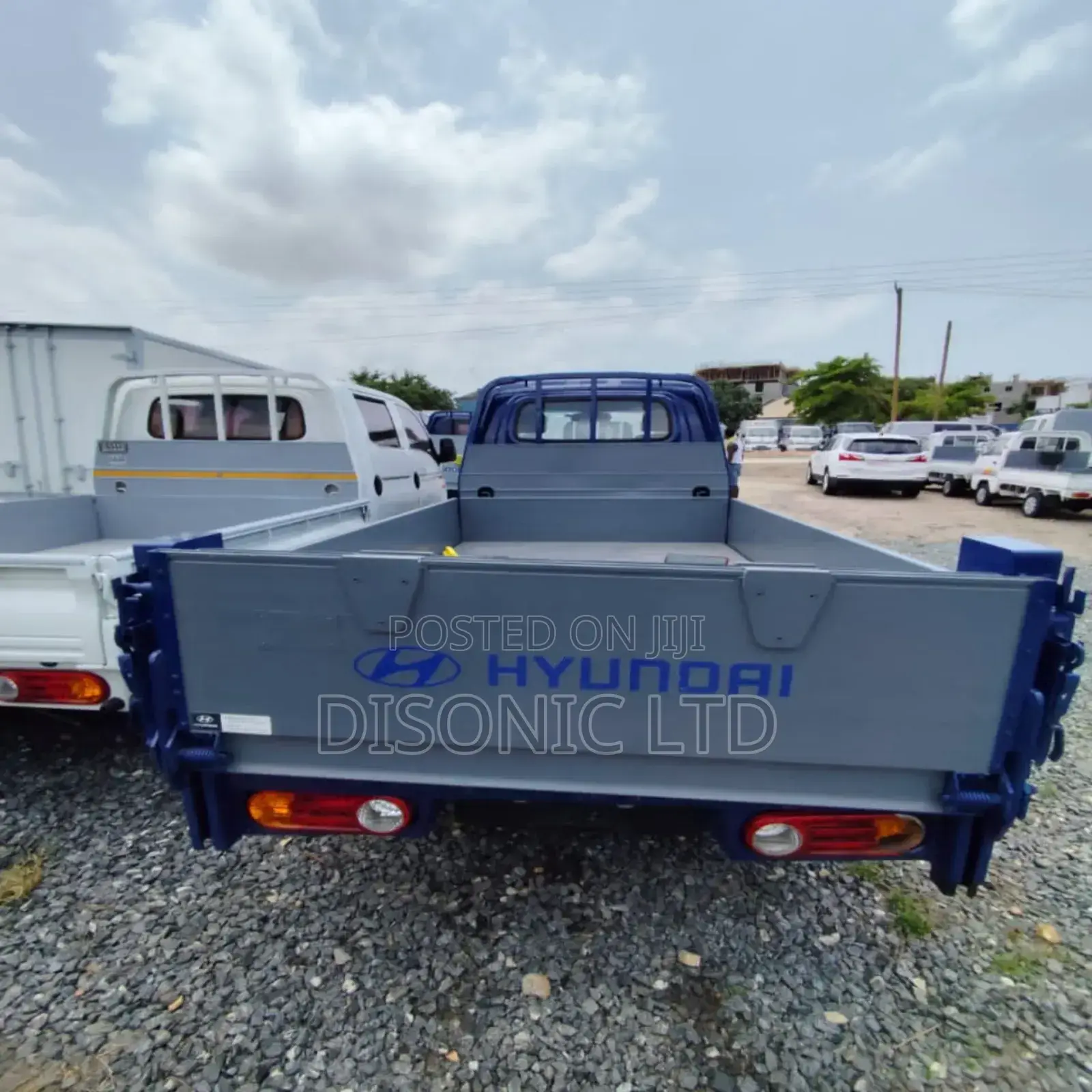 2010 Hyundai 14.5ton
Double Axle
87
