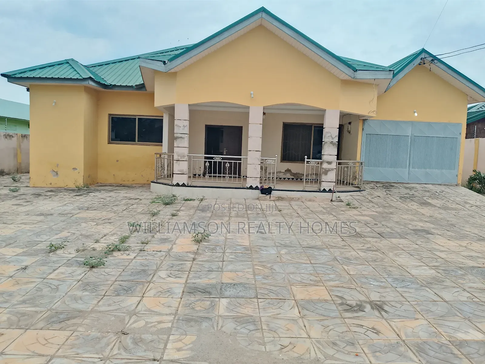 4bdrm House in Spintex Main Road for rent