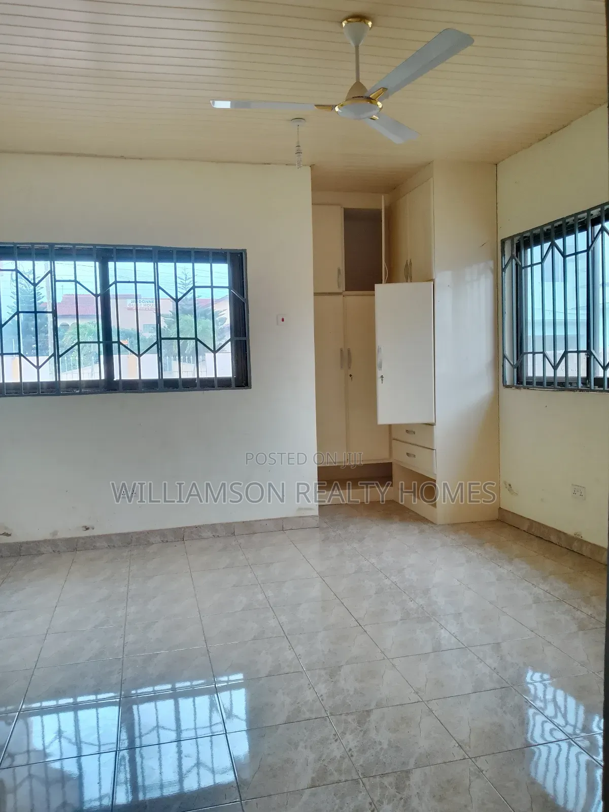 4bdrm House in Spintex Main Road for rent