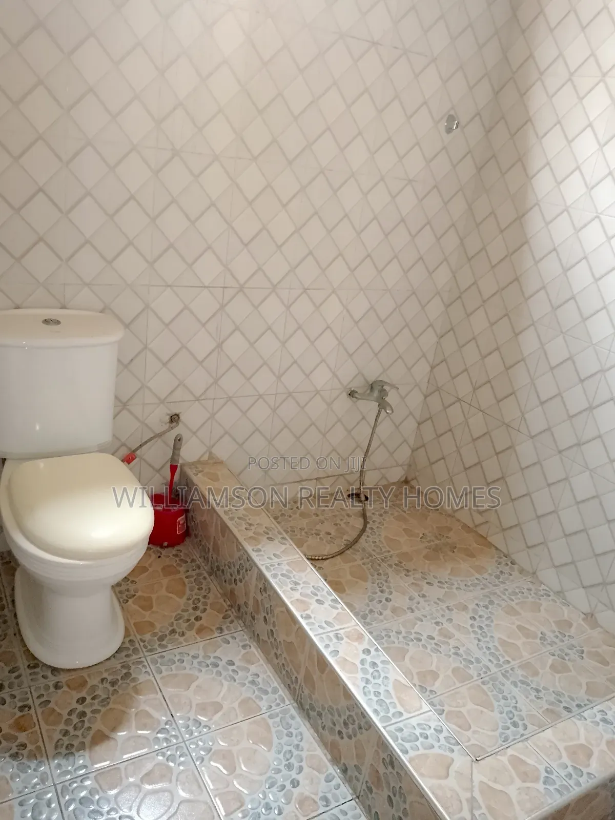 4bdrm House in Spintex Main Road for rent