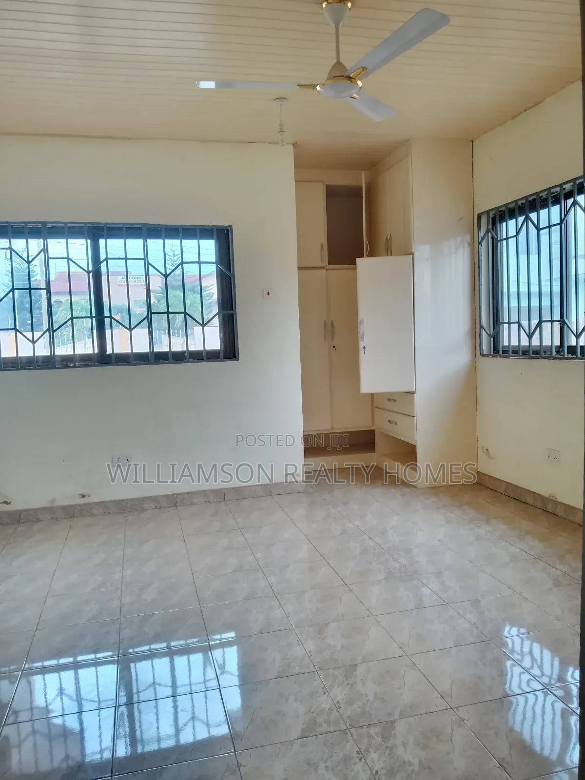 4bdrm House in Spintex Main Road for rent